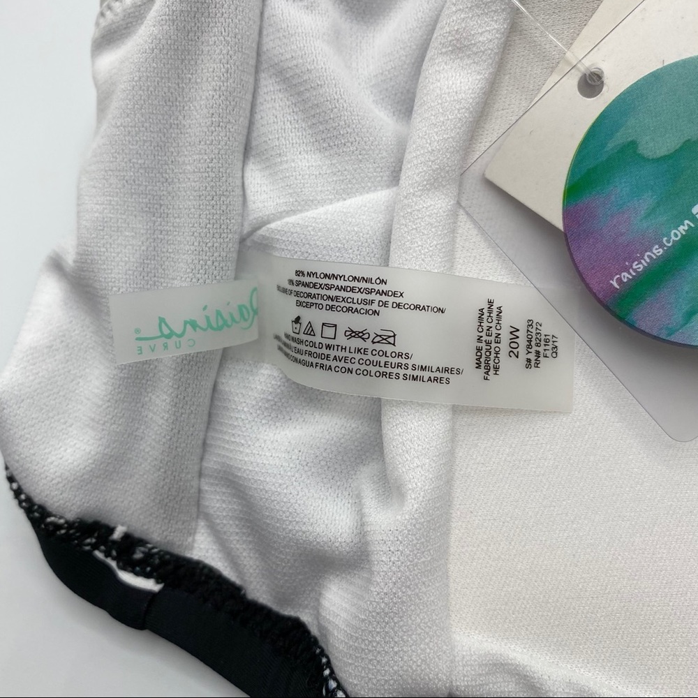 SOLD Raisins Curve | Pacific Swim Bikini Top - Picture 5 of 6